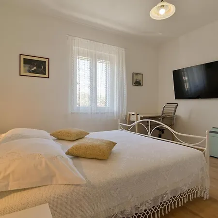 Art Apartment *