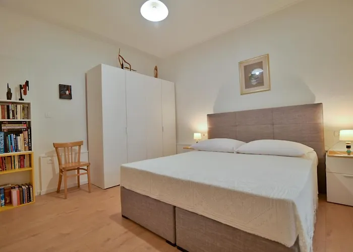 Art アパート トロギール